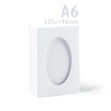 Bílé trojité přehýbací karty s oválným výřezem – balení