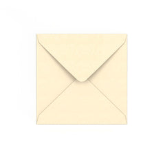 Obálka v barvě magnólie 140x140 mm