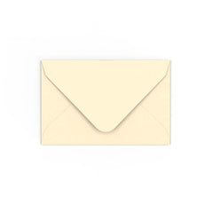 Obálka v barvě magnólie 65x94 mm